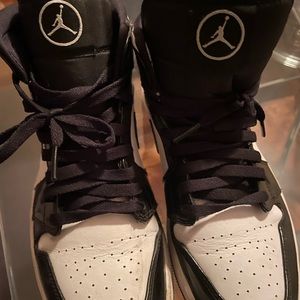 Used sneakers ..take as is I can upload more pics if asked